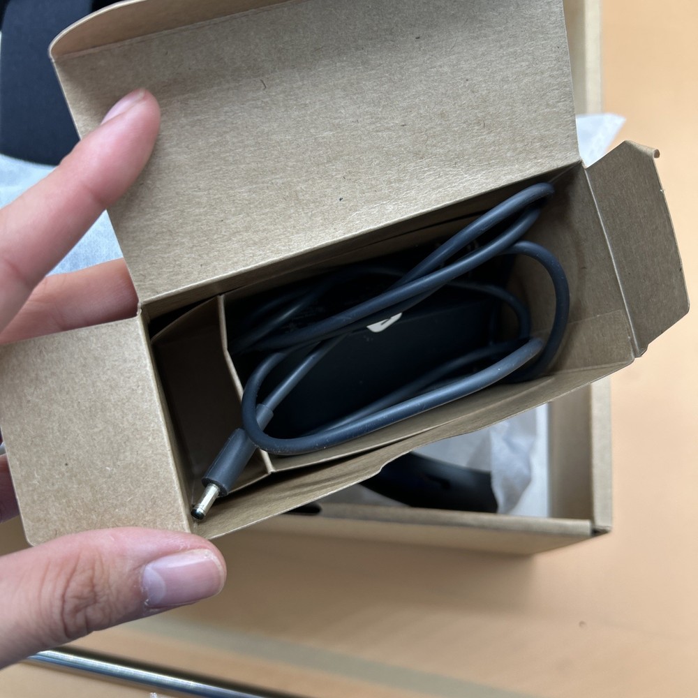 HTC Vive Focus Vision Mixed Reality and PC VR Headset + Controllers