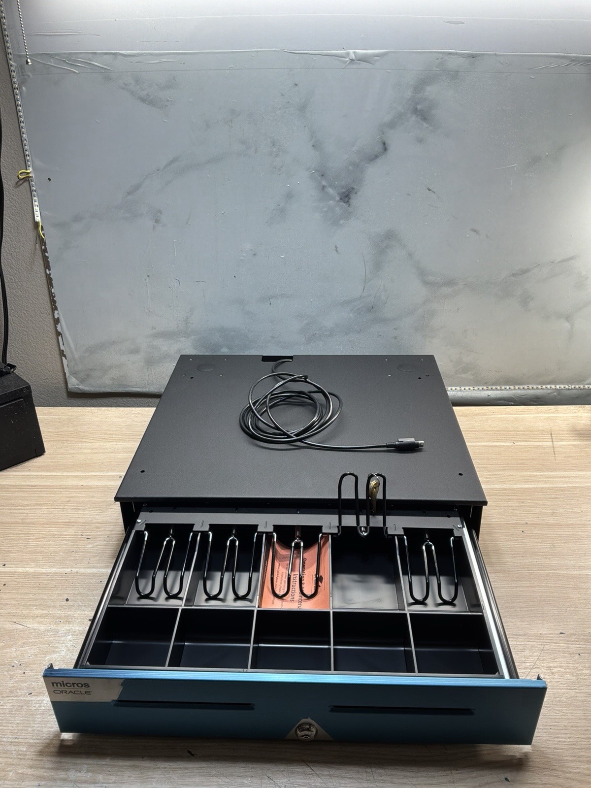 New Micros Oracle Cash Drawer 400018-226-PT PN: 7346087 with Keys/JUA3426