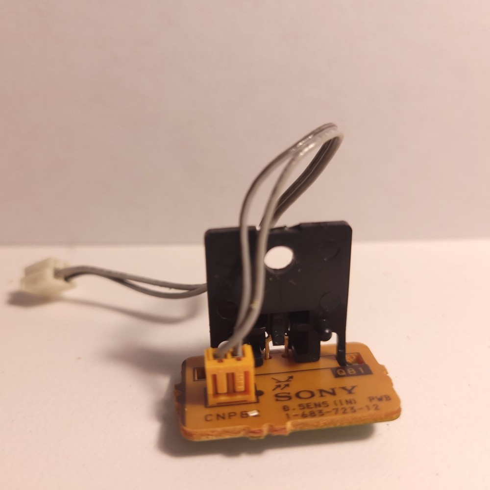Sony CDP-CX455 Mega Storage 400 CD Changer/Player Part Circuit Board Sensor