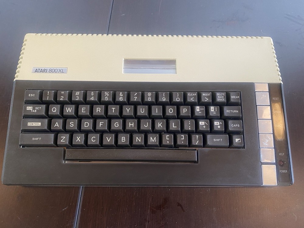 Vintage Retro Atari 800XL Computer - Tested & Working!