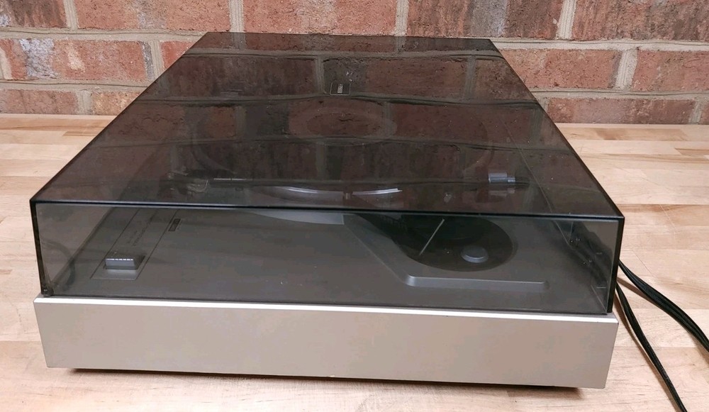 Fisher MT- 6118 Semi Automatic Turntable Record Player Tested Working