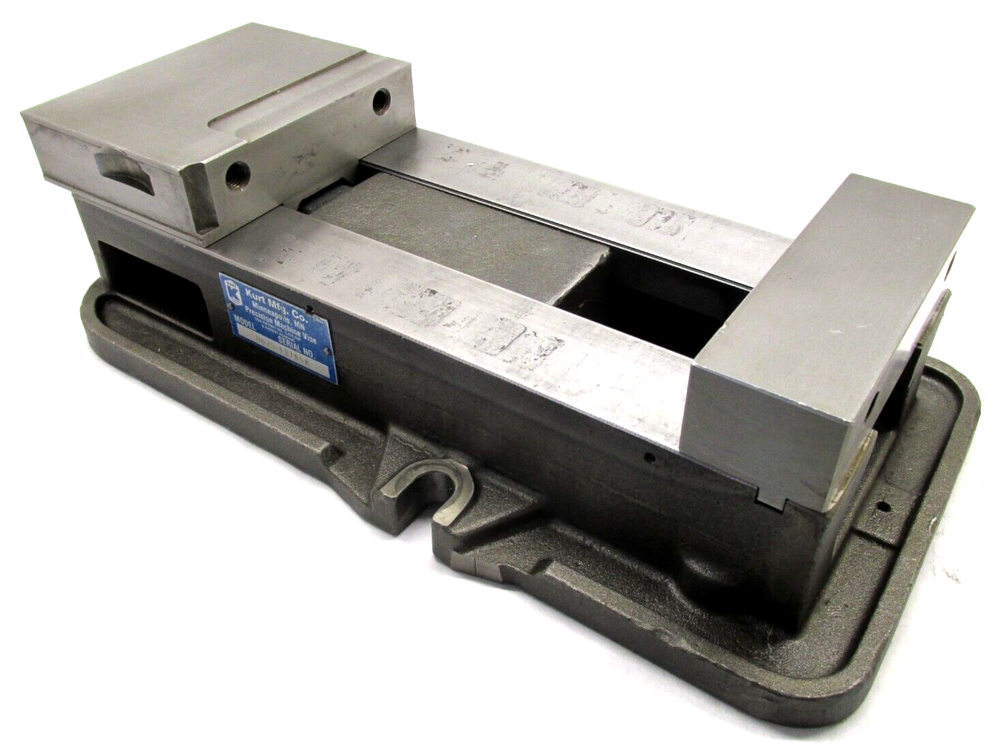 KURT ANGLOCK 6" MILLING MACHINE VISE - #D675
