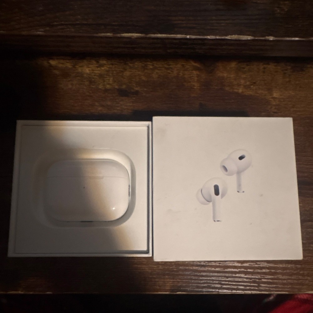 Apple AirPods Pro True Wireless Bluetooth Earbuds White with Charging Case