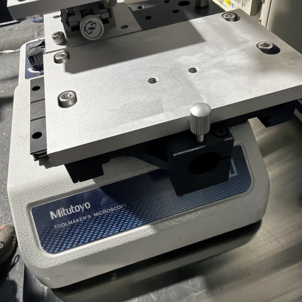 Mitutoyo TM Series 176-820A Tool Makers Magnification Microscope