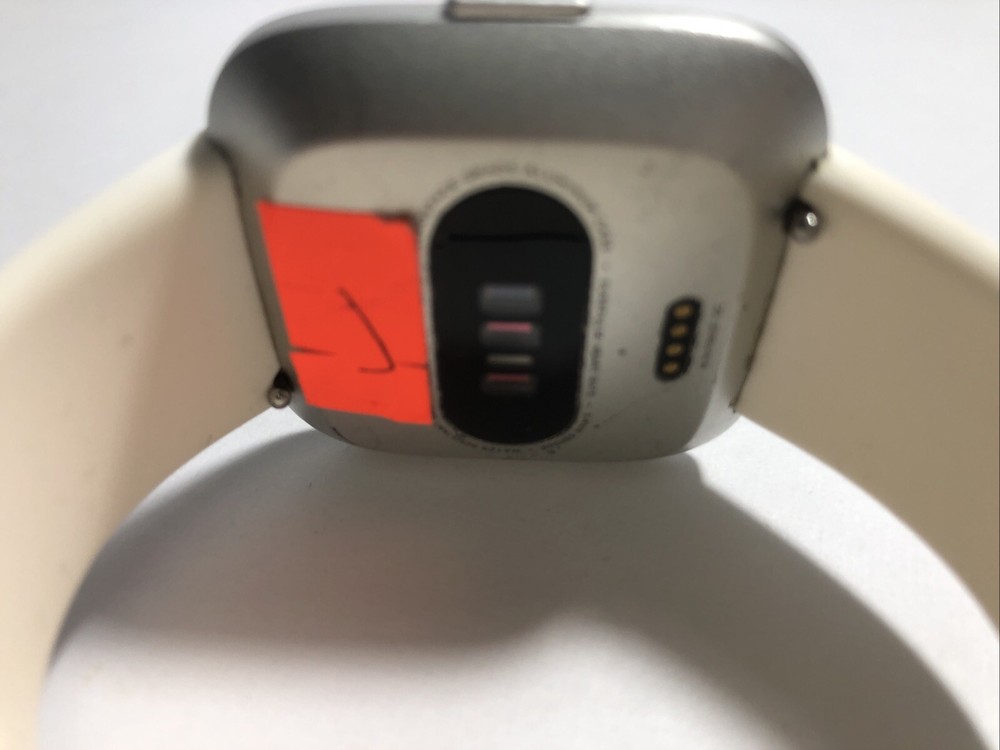 Fitbit Versa Lite , FB415SRWT Fitness Smartwatch Activity Tracker, White Used