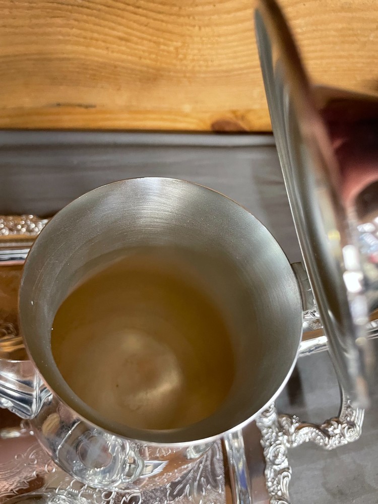 VINTAGE ONEIDA 5 PIECE TEA SET, IN AMAZING CONDITION