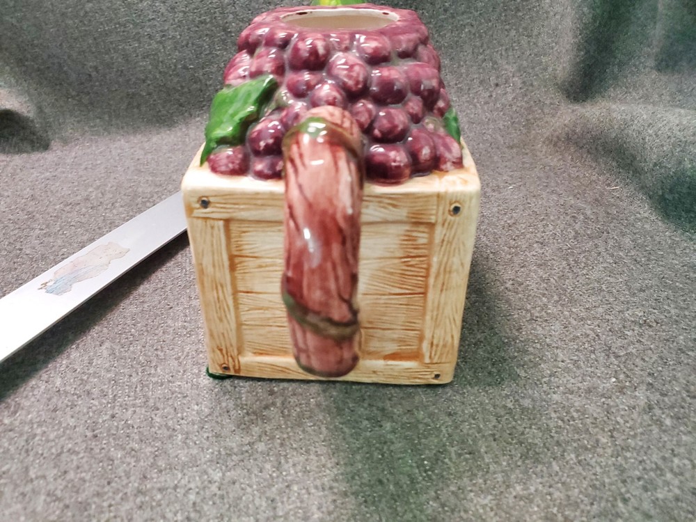 Vintage Cardinal, Inc. Grape Crate Teapot EUC