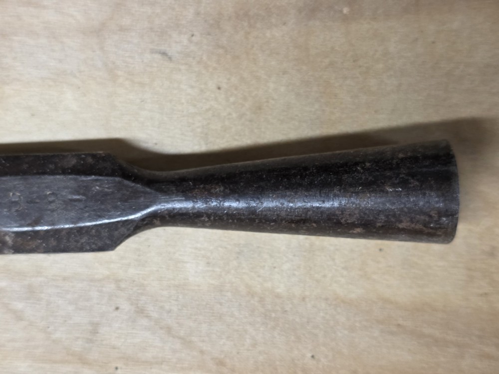 Vintage B-B 3/4" Bevel Edge Socket Chisel