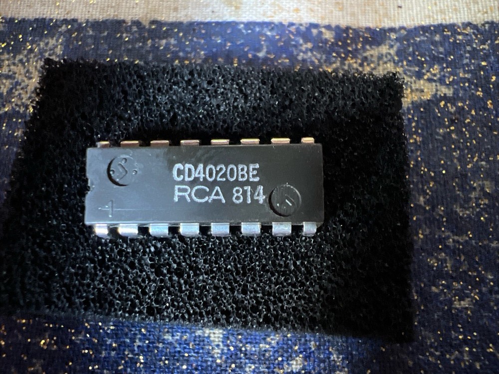 **  QUANTITY 10  **  RCA CD4020BE