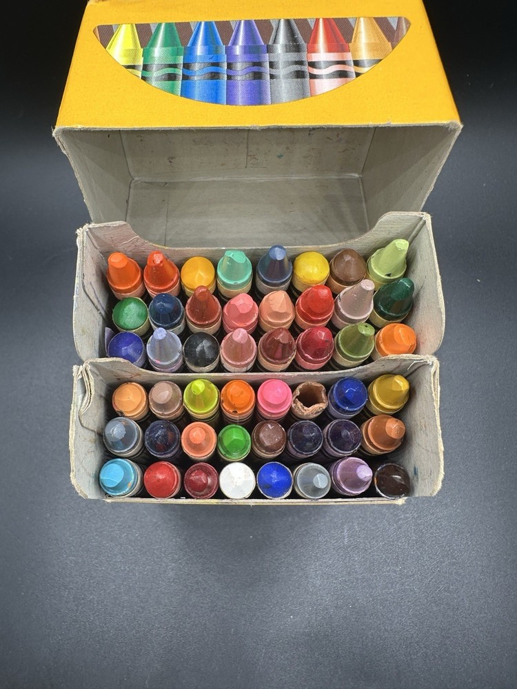 Vintage 2000 Crayola 48 Count Box Crayons w/ Retired Dandelion