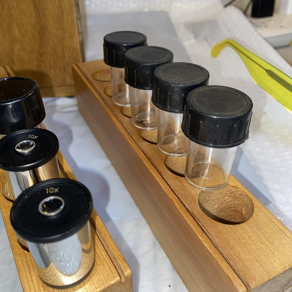 Vintage LaBo Research Microscope SL No. 03575 *read*