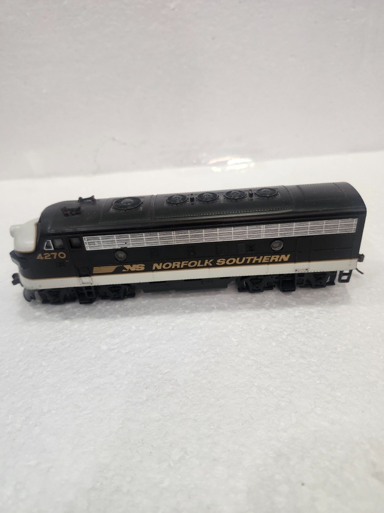 NOTFORK SOUTHERN KADEE COUPLER HO LOCO CURRENT MODERN NOT ANTIQUE TRAIN