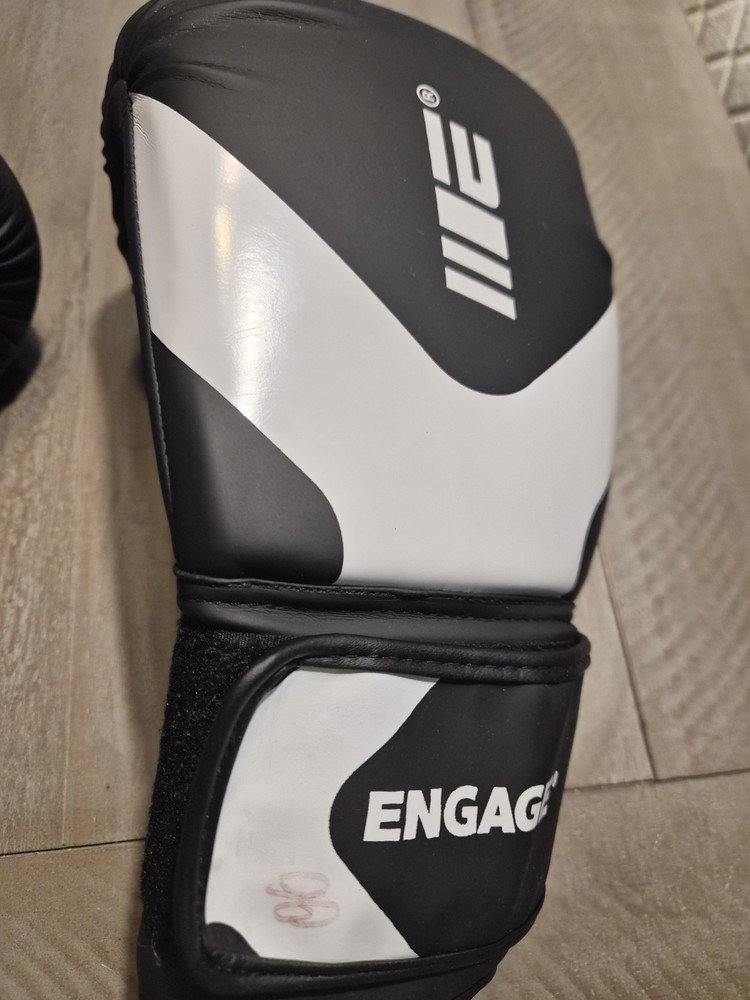 Engage Boxing Gloves 16oz Used