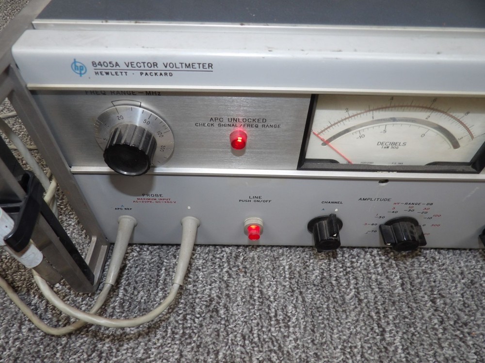 Hewlett-Packard 8405A Vector Voltmeter With Accessories & Probes