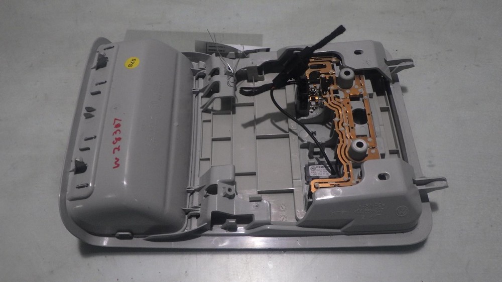 12 VOLKSWAGEN JETTA Front Console roof