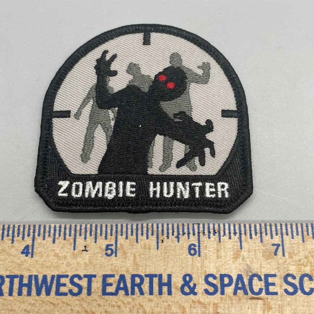 Zombie Hunter Hook & Loop Airsoft Tactical PVC Morale Patch Red Eyes Zombie