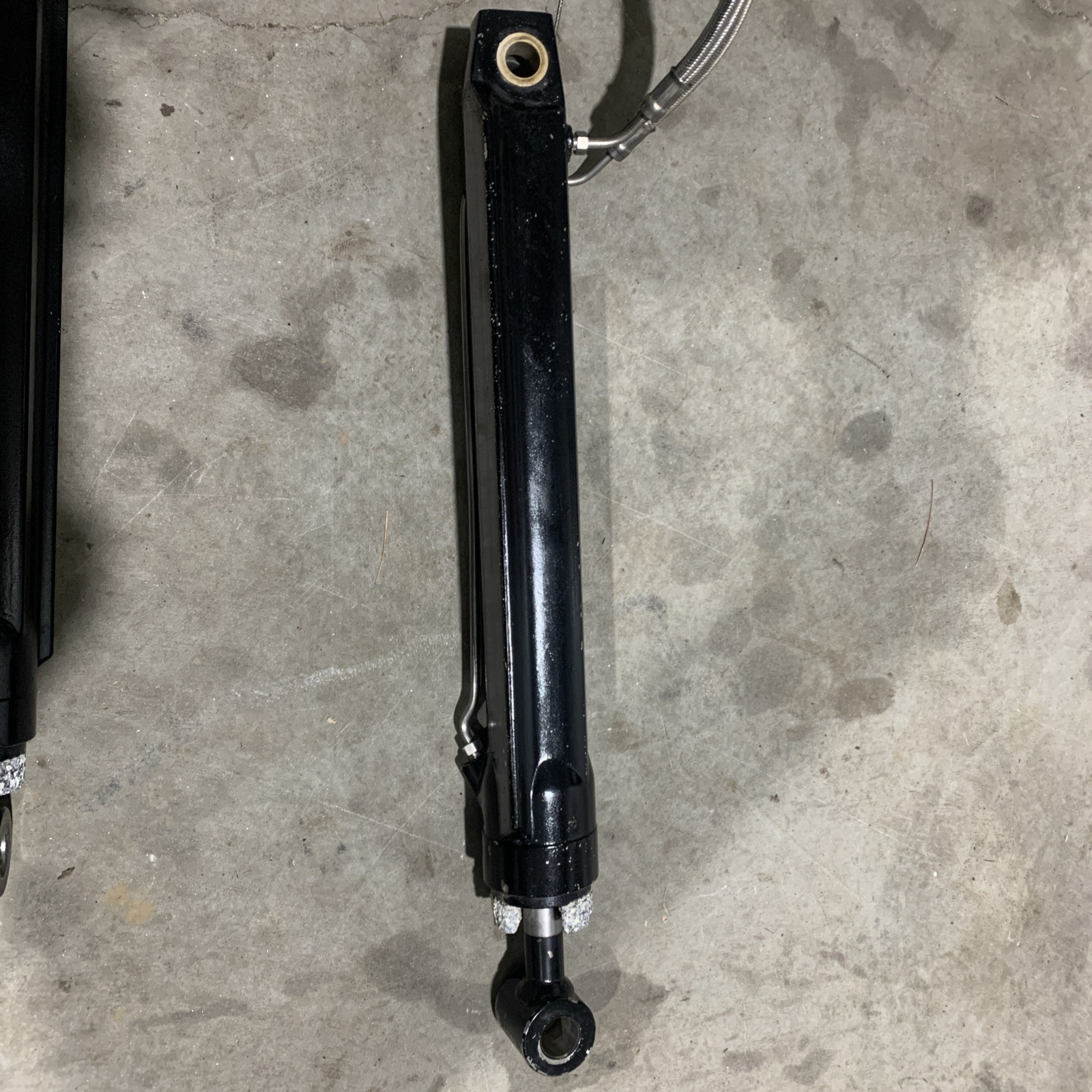 Mercruiser Alpha One Gen 2 Trim Cylinders 815935-1 / 815954-1