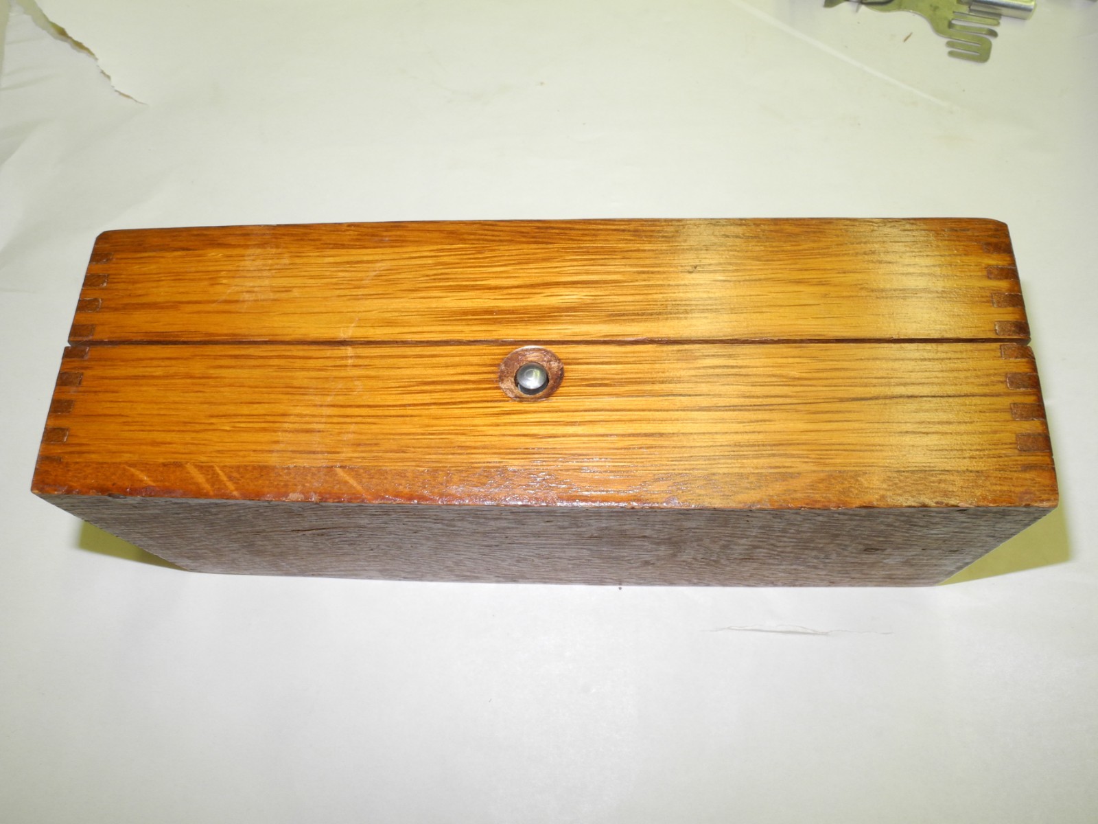 VINTAGE WHEELER & WILSON AND SINGER ACCESSORY BOX LOADED WITH PARTS, GOOD SHAPE