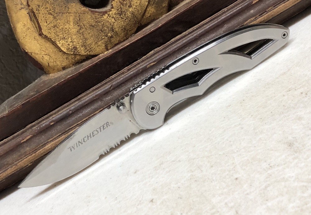 Winchester Folding Pocket Knife - Partially Serrated