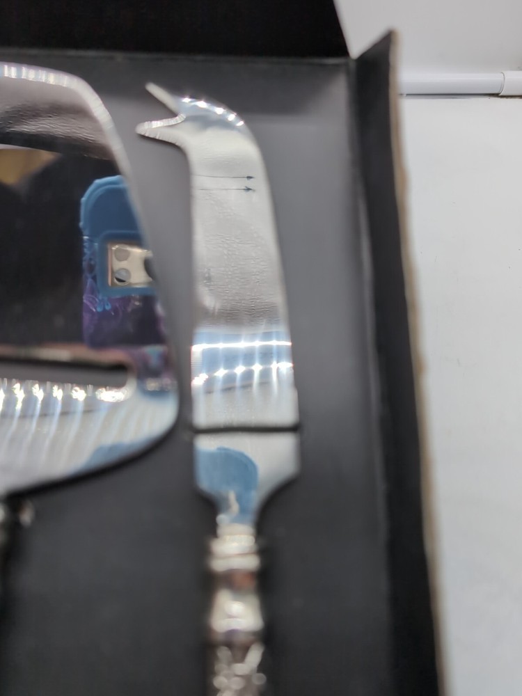 Cynthia Rowley 2 piece wedding cake serving set