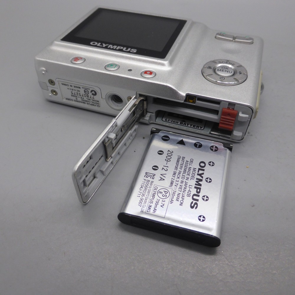 Olympus Digital Camera FE-5500 5.0MP Silver Tested