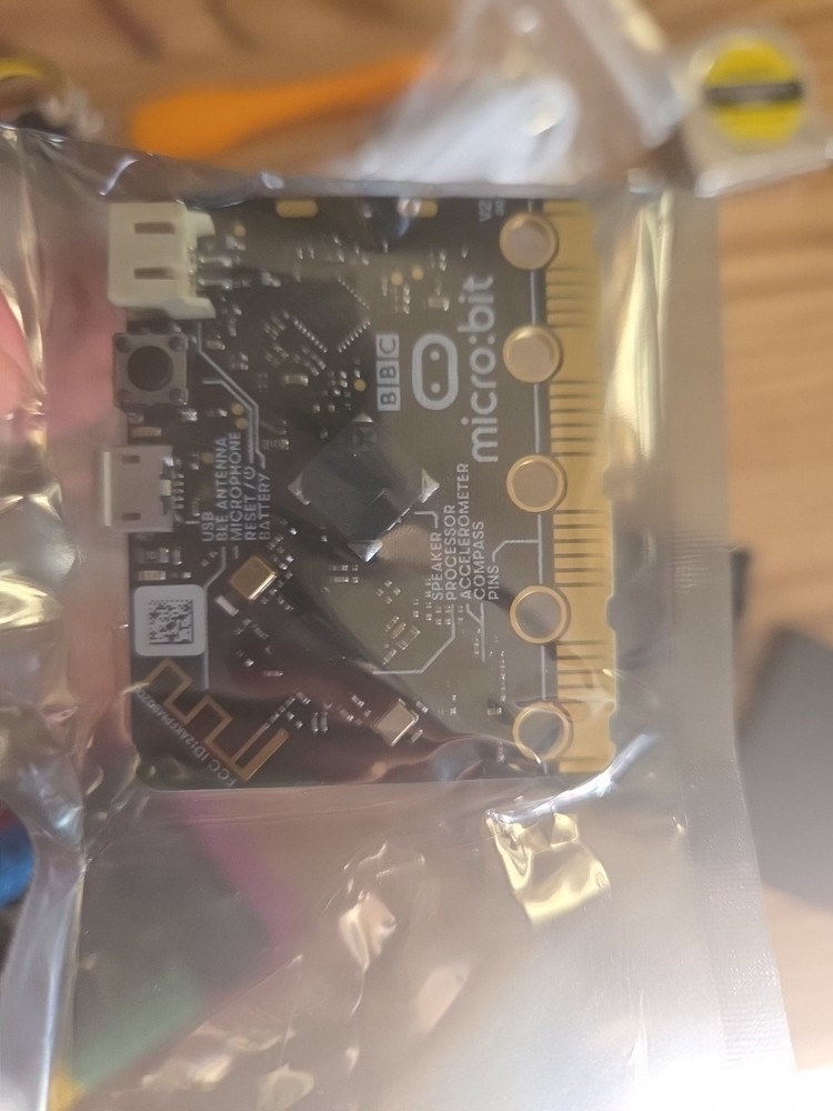 NEW Hummingbird Bit Robotics Base Kit with Microbit Bird Brain Technologies duo