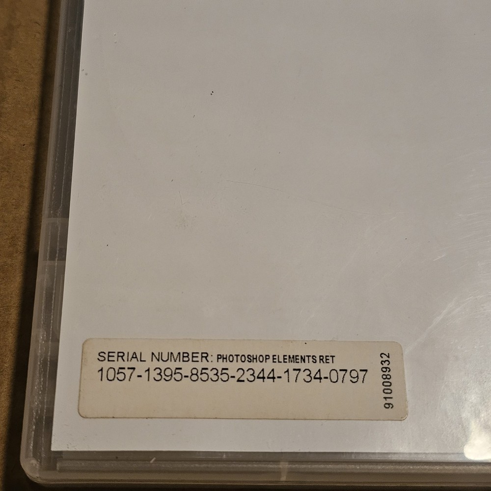 Adobe Photoshop Elements 8 PC Photo Editing Software Disc w/ Case