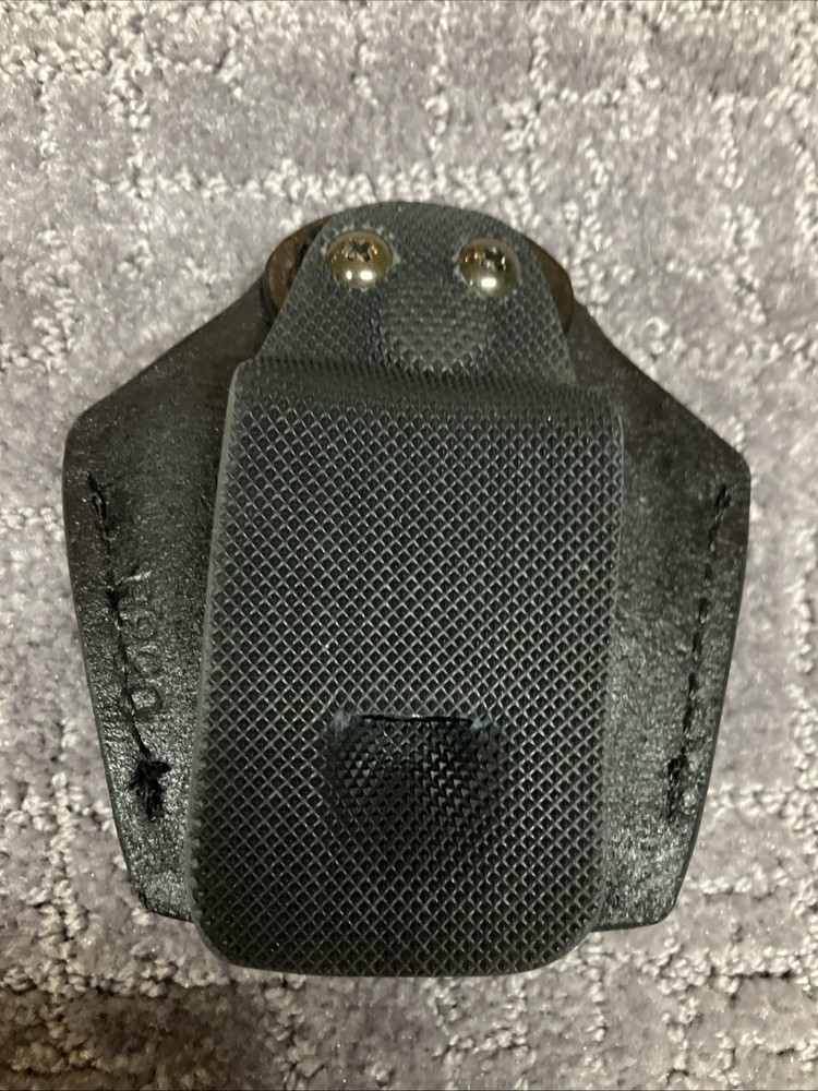 Gould & Goodrich Handcuff Case B820 Holder
