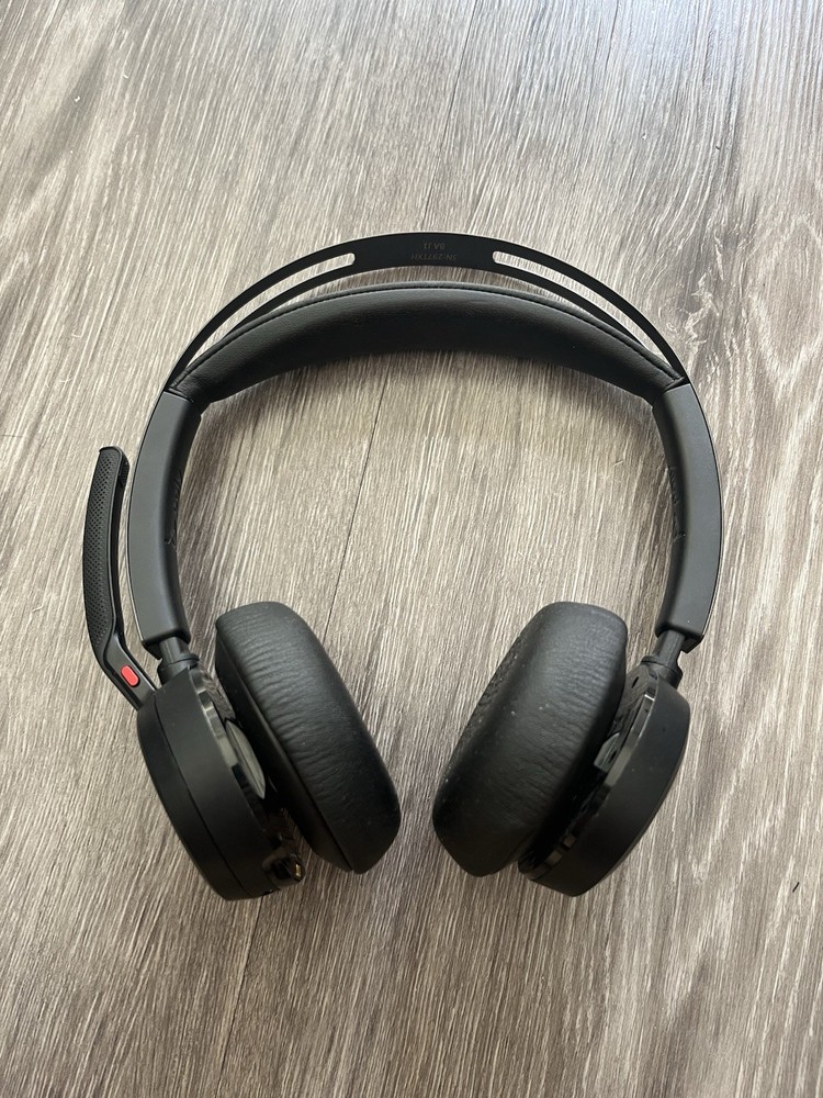 Poly Plantronics Voyager Focus 2 UC with Stand (Bluetooth Headset) Focus 2