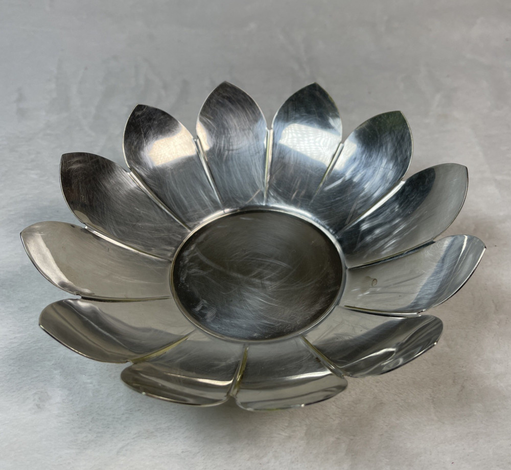 Vintage Leonard Silver Plate Lotus Flower Petal Dish 6.75" Decorative Bowl