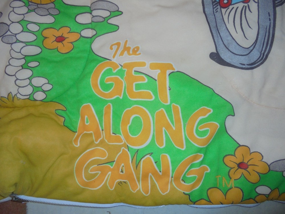 VINTAGE GET ALONG GANG SLEEPING BAG NICE