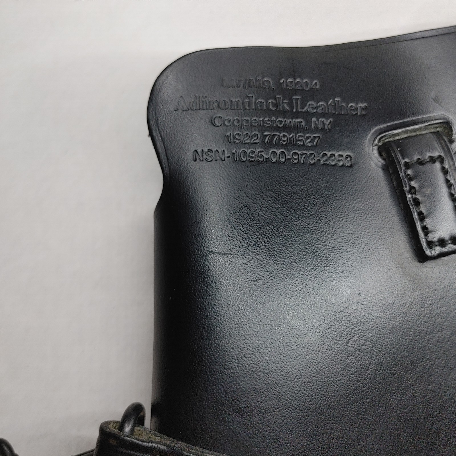 M7/M9 19204 ADIRONDACK Leather US Stamped Shoulder Holster (Missing Strap)