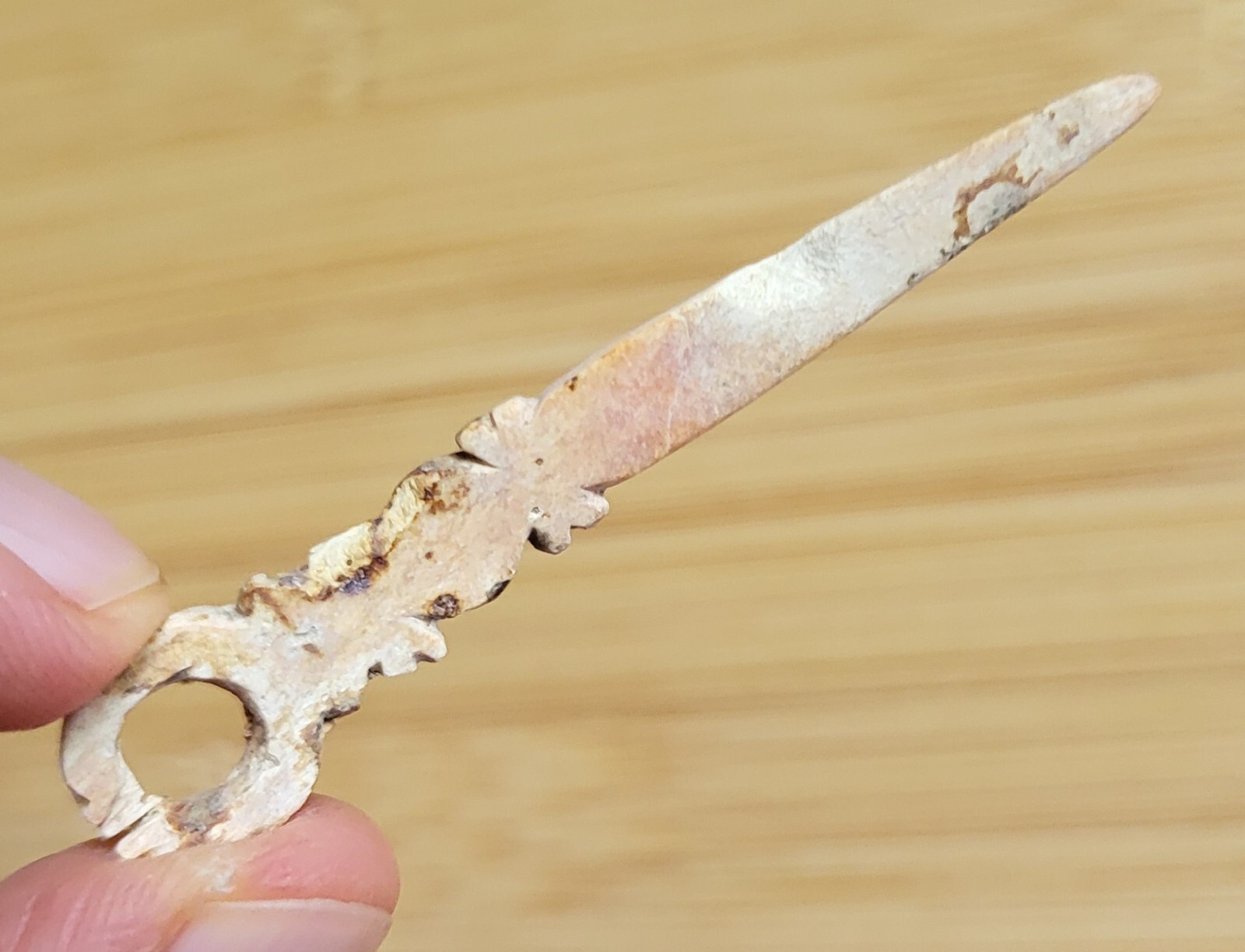 AUTHENTIC -- c. 2000 YEAR OLD PRE-COLUMBIAN COLIMA CARVED SHELL PENDANT - MEXICO