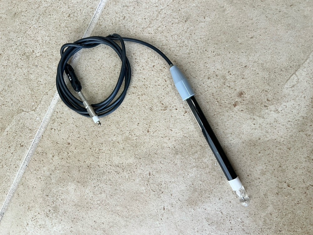 Radiometer Copenhagen Sodium (Na) Ion Selective Electrode Type 7 Plug Meter lab