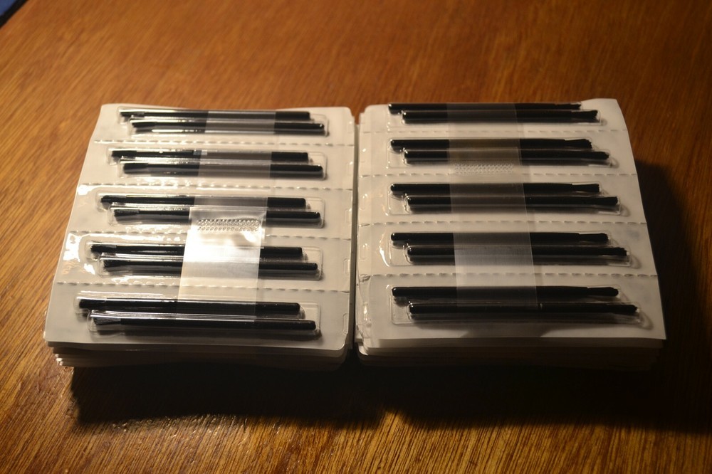 140 Sandoz Disposable Brushes
