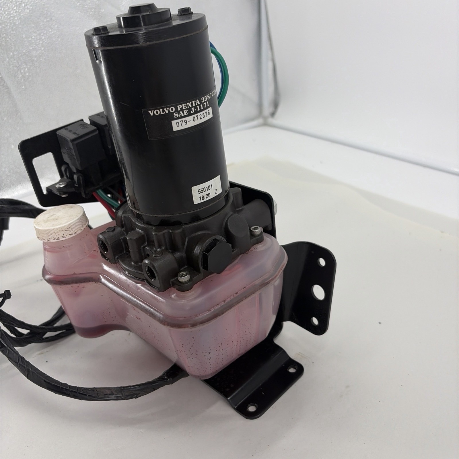 02 Volvo Penta SX M SX-M Out Drive Outdrive trim tilt lift hydraulic pump