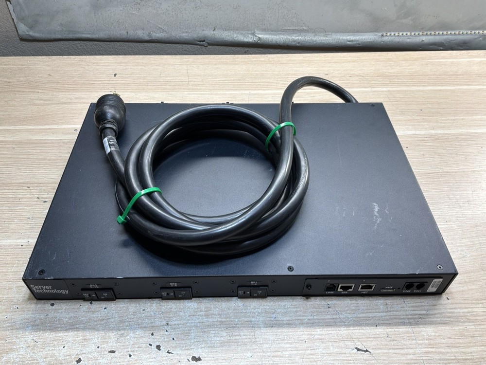 ServerTech Switched Rack PDU C2WGI2SM-2CJA203/ power dist 12Outlets/JUA3455