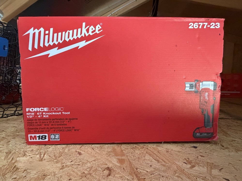 Milwaukee M18 FORCELOGIC 6T Knockout Tool 1/2"-4" Kit 2677-23