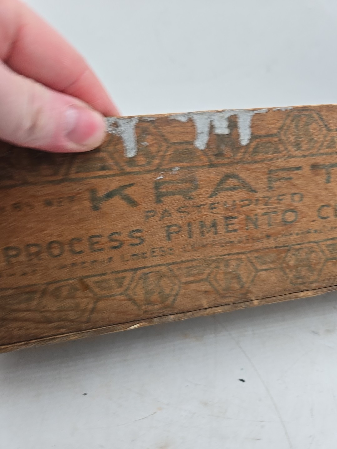 VINTAGE KRAFT PIMENTO CHEESE WOOD BOX CHICAGO, ILL