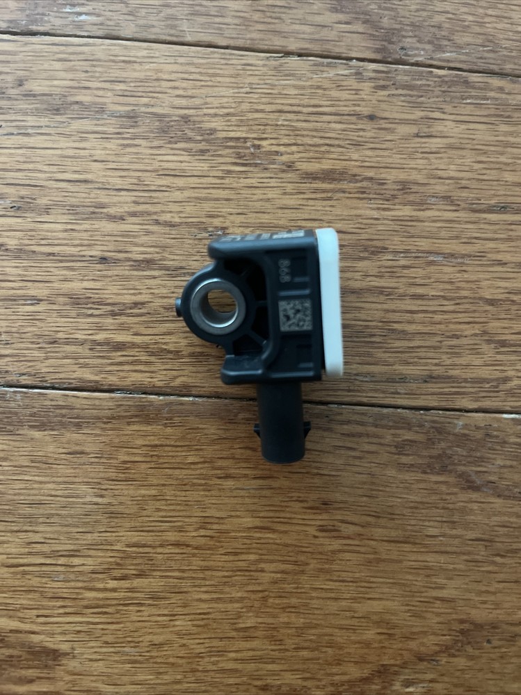 2020 2013 BMW 230i side impact sensor￼