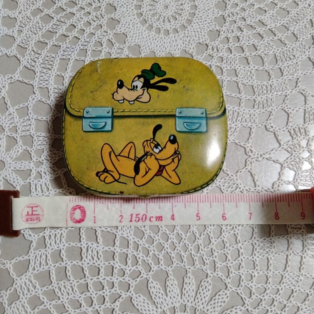Retro Goofy and Pluto rare tin can accessory case
