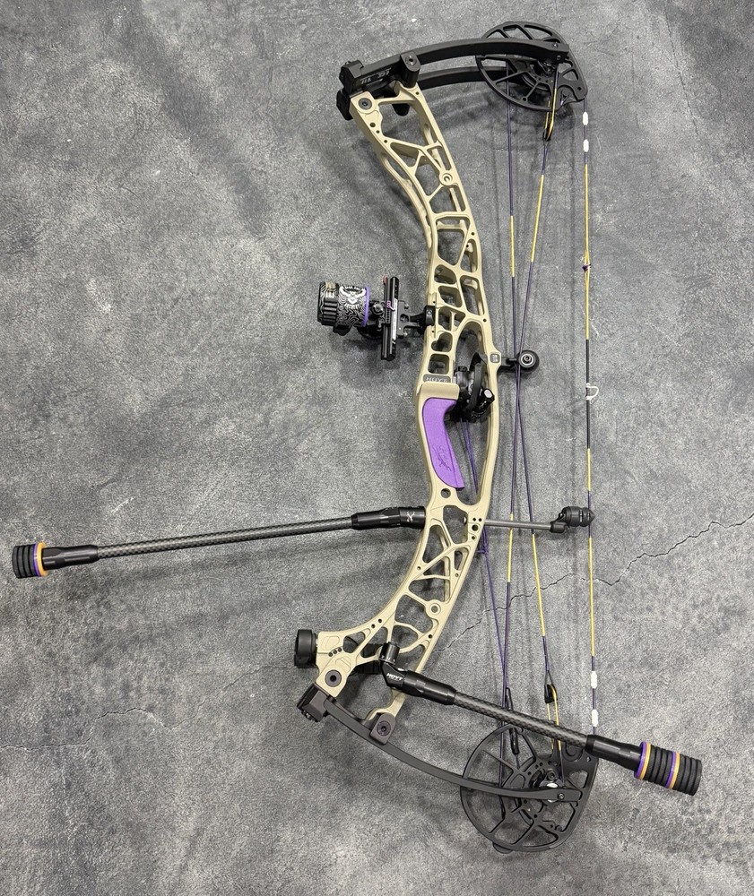 SCA Hoyt Grips Carbon Infused