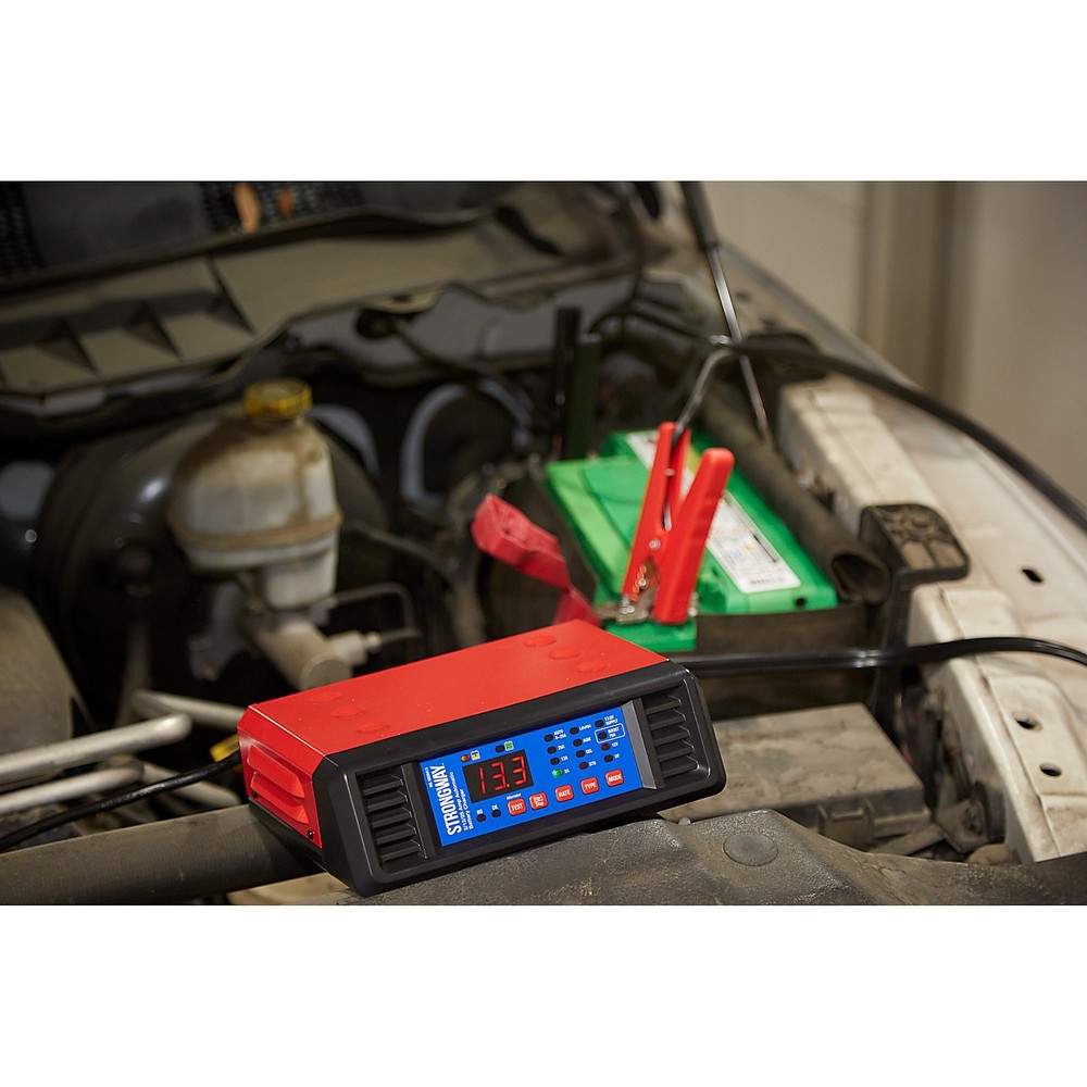 Strongway 25 Amp Bench Charger/100 Amp Engine Booster