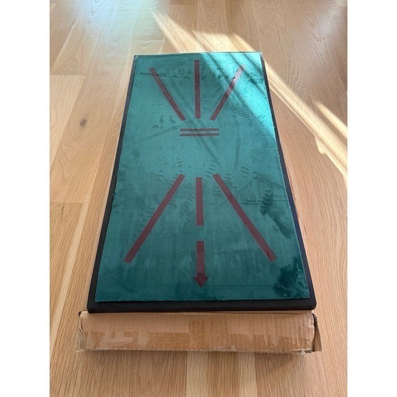 Golf trajectory display hitting mat
