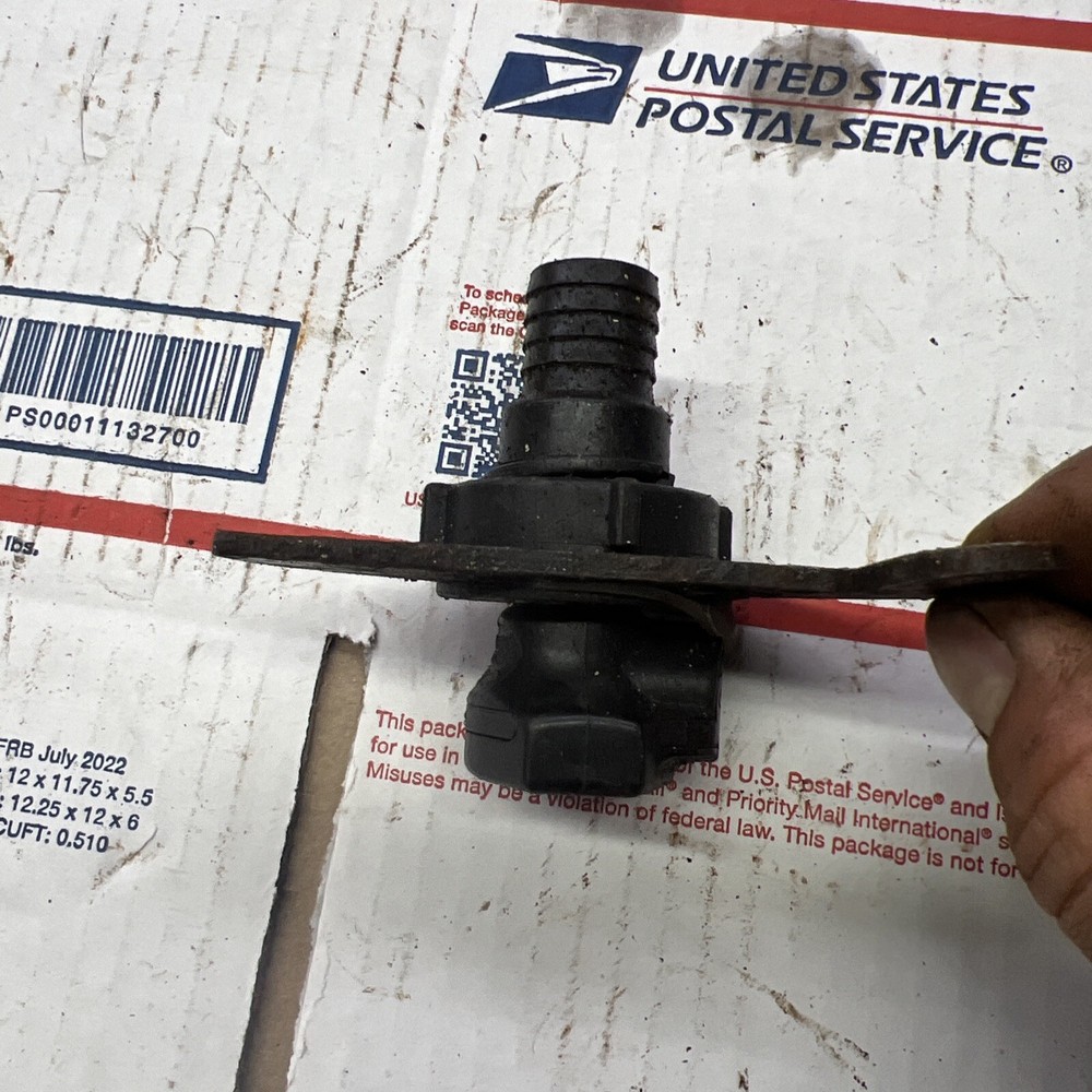 Mercruiser riser mounted engine flusher bracket