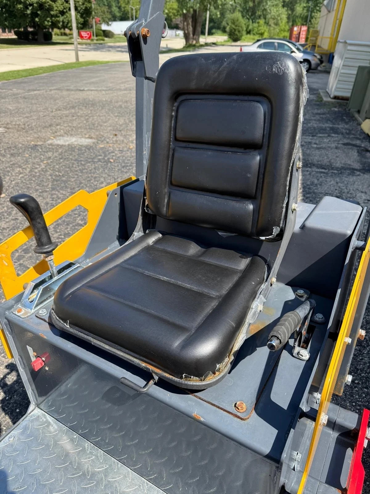 1 Ton Asphalt Roller BRIGGS & STRATTON ENGINE - EPA certified