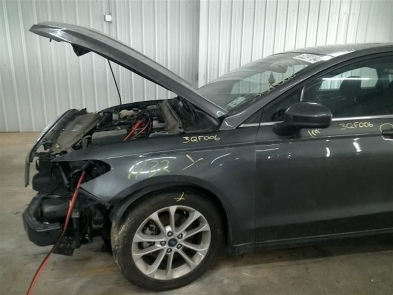 FUSION 2020 High Mounted Stop Light 104624317