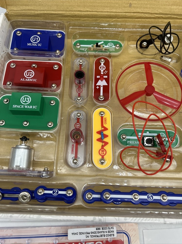 Electronic Snap Circuits Lab 100 Exciting Projects Radio Shack 28-286