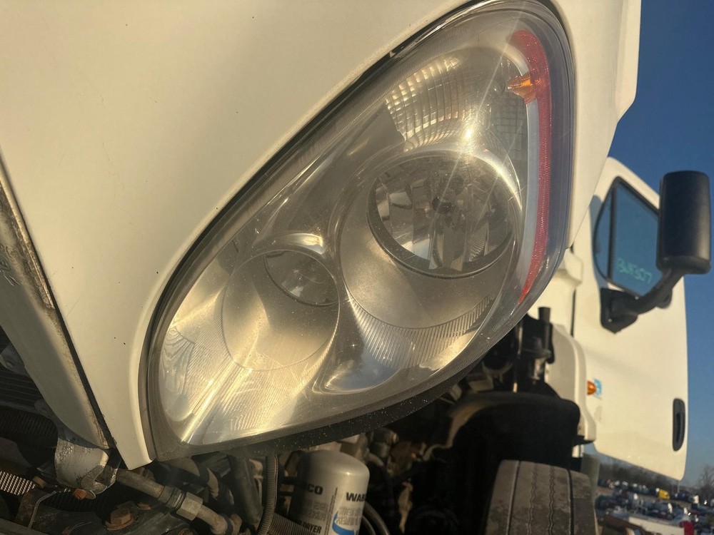 2008-2020 Freightliner CASCADIA Left/Driver Headlamp - Used