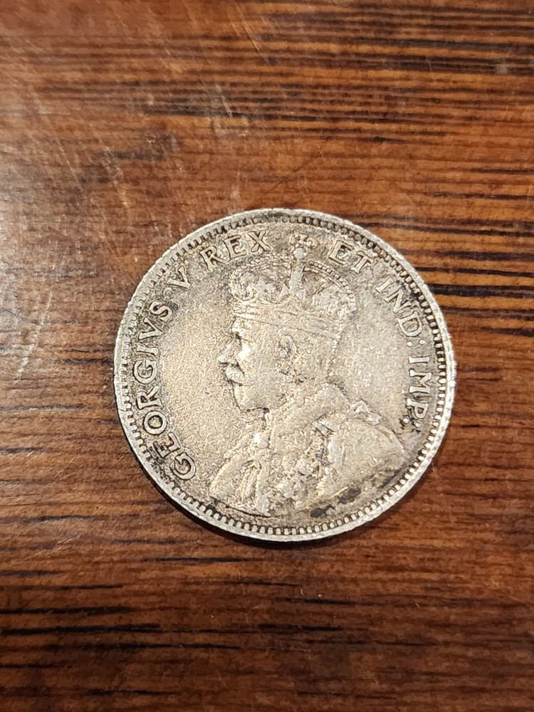 1911 Canada 10 Cents Silver Coin